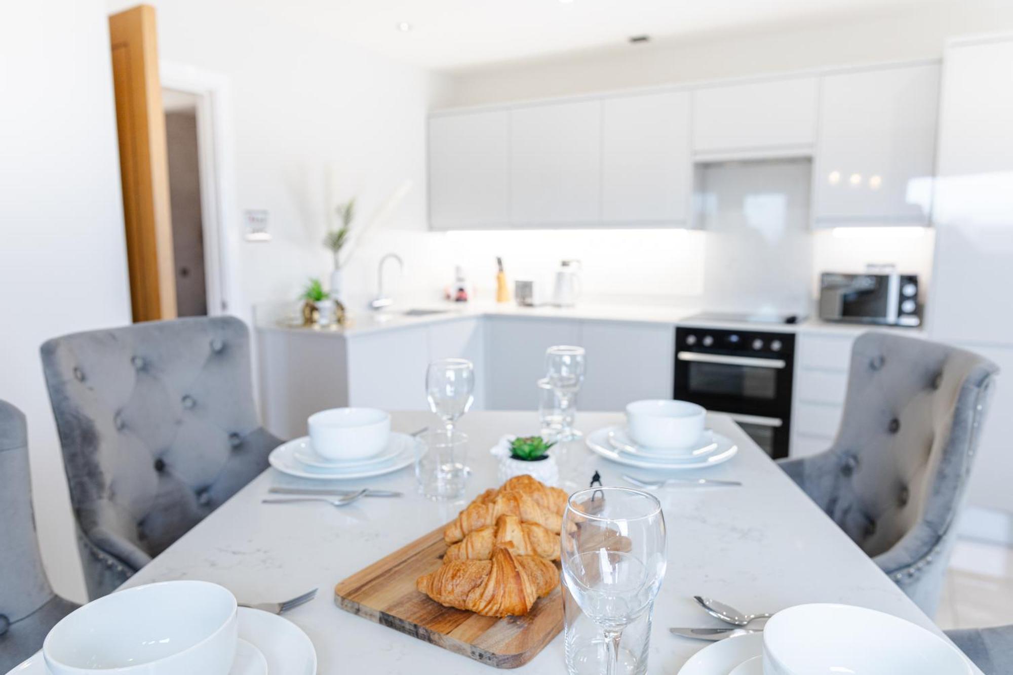 Luxury Cardiff City Centre Apartments Exterior photo