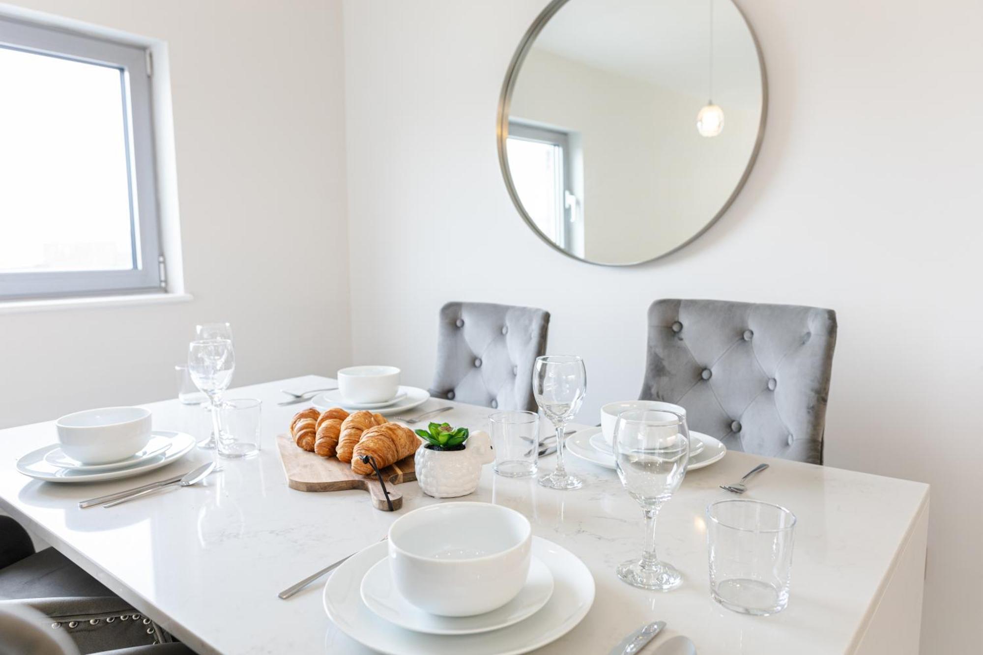 Luxury Cardiff City Centre Apartments Exterior photo